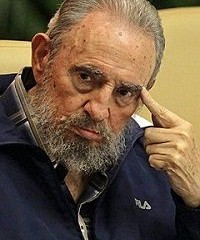 На фото Фидель  Кастро