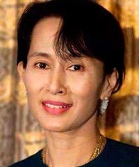 На фото Сан Су Чжи  Аун