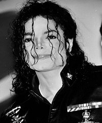 На фото Майкл  Джексон